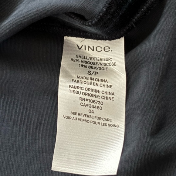 VINCE Women’s Navy Midnight Blue Velvet Top Blouse Short Sleeve Size Small - Picture 11 of 11